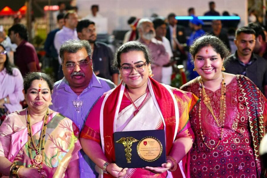 रवींद्र चव्हाण यांची कन्या डॉ. सलोनी सुहासी रविंद्र चव्हाण एमबीबीएस उत्तीर्ण