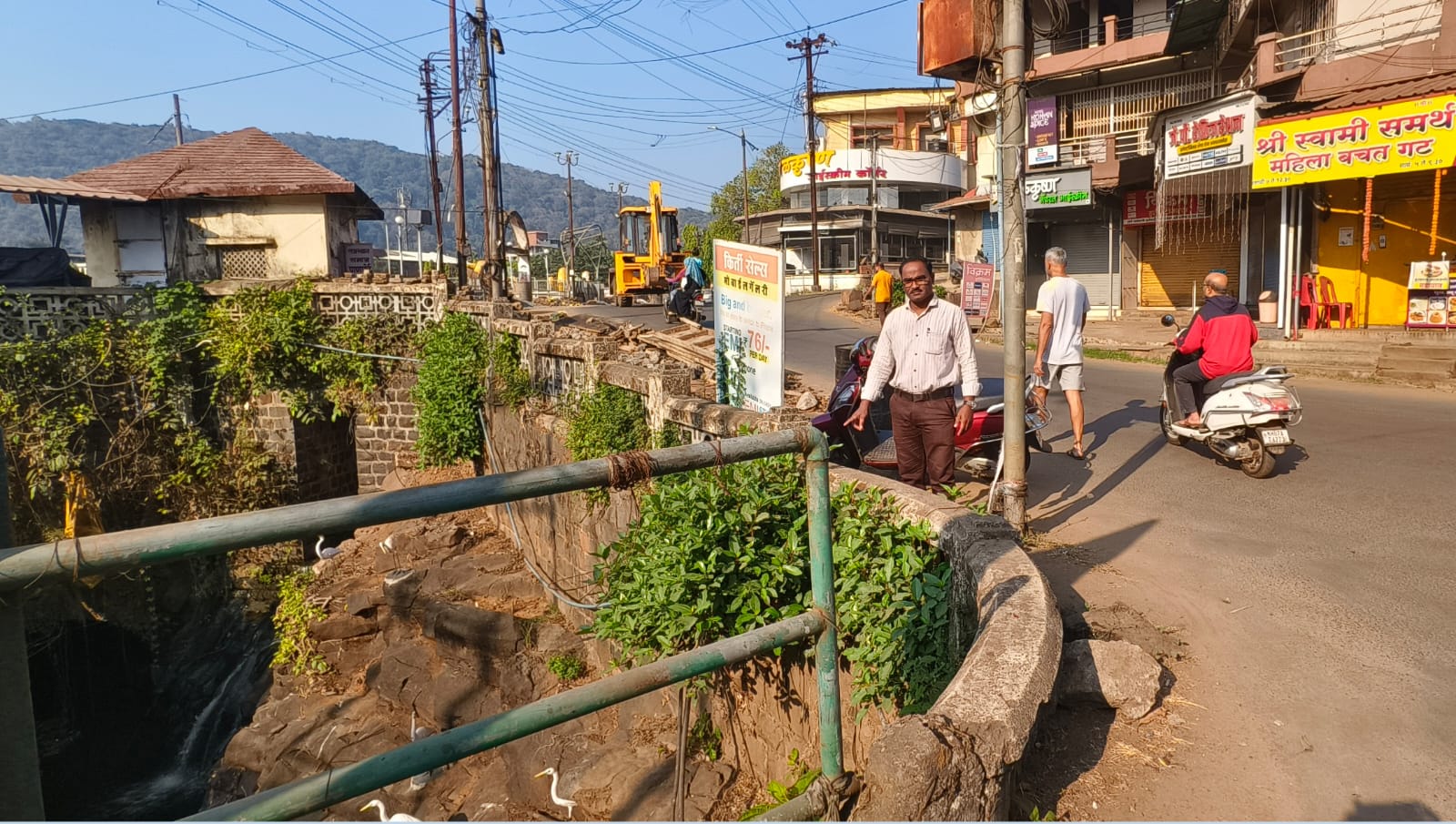 You are currently viewing सावंतवाडी कोर्ट कडील वळणावर संरक्षण भिंत बांधून दुर्घटना टाळावी -रवी जाधव
