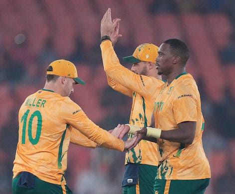 You are currently viewing दोन सुपर ओव्हरचा थरार : दक्षिण आफ्रिकेचा अफगाणिस्तानवर संस्मरणीय विजय