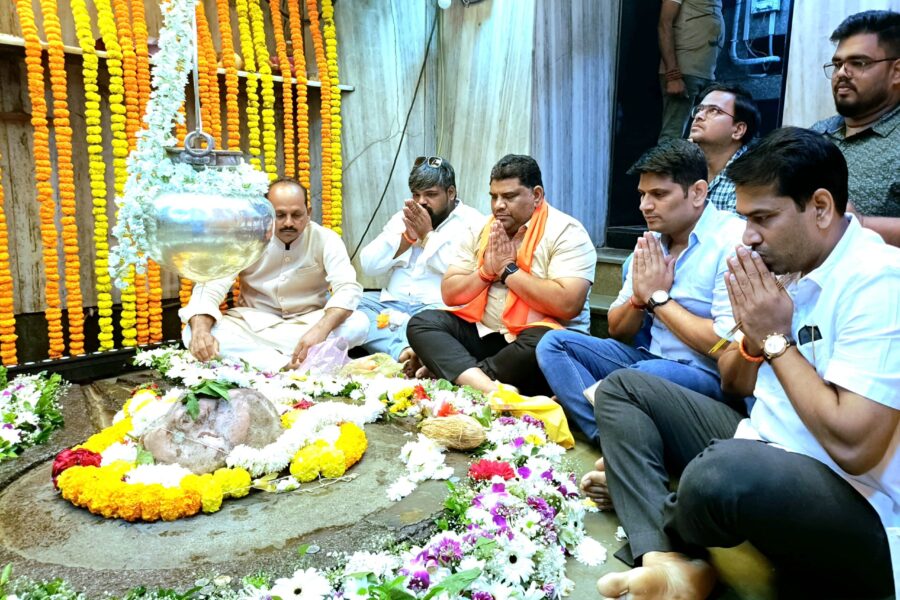 महाशिवरात्री निमित्त श्री क्षेत्र कुणकेश्वर येथे मा. आम. वैभव नाईक यांनी घेतले दर्शन