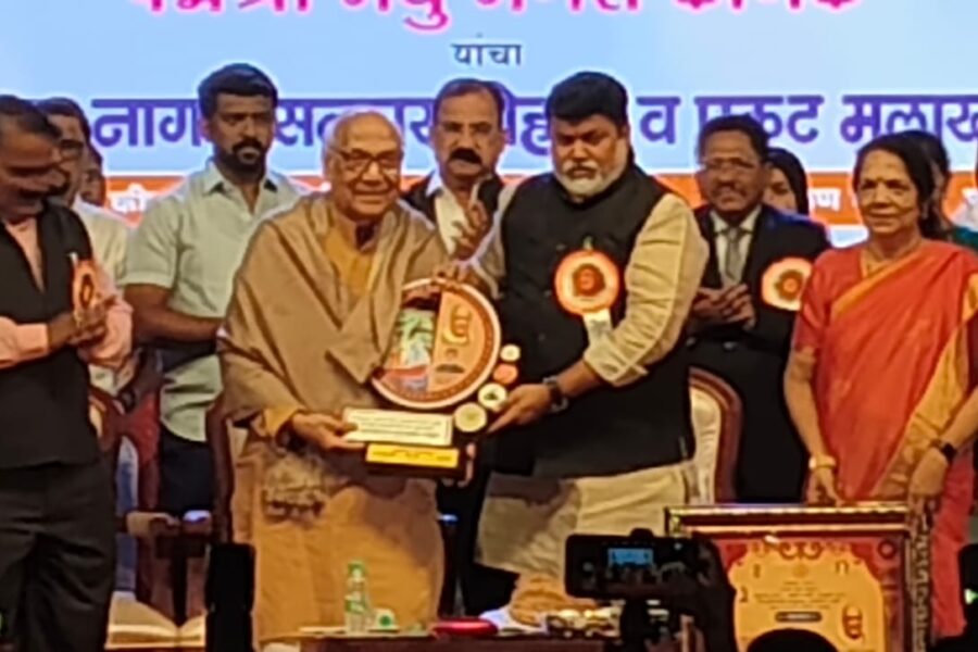 आजपर्यंत अनेकांच्या पालख्या आपण उचलल्या आता आपली पालखी आपण उचलायची म्हणून कोमसापची निर्मिती” : मधु मंगेश कर्णिक