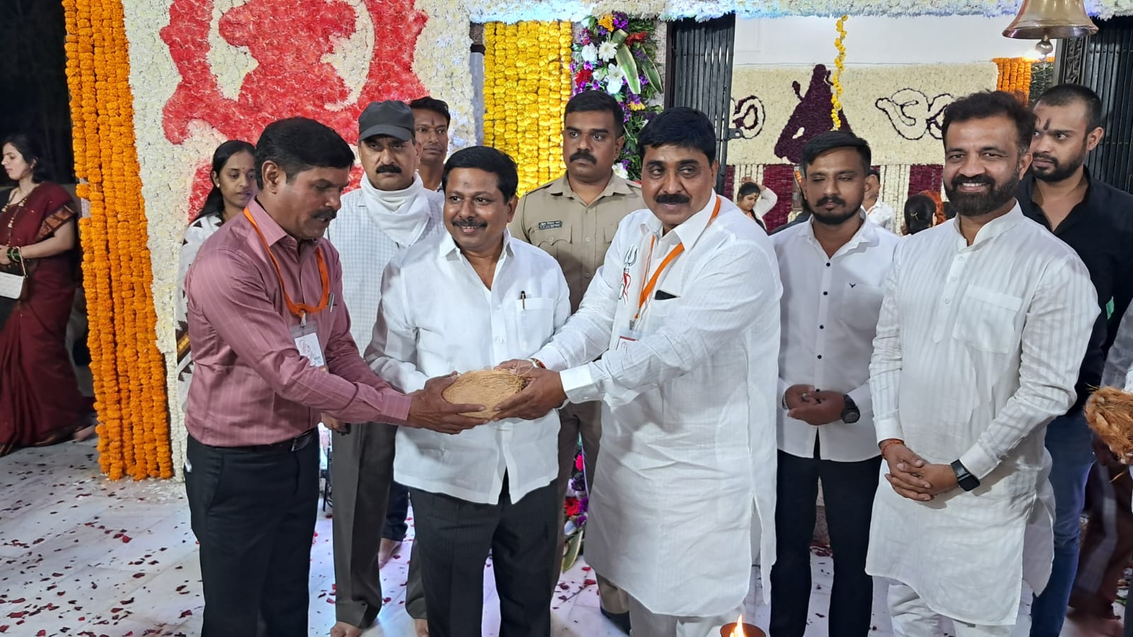 You are currently viewing प्राधिकरणात गंगा आरती आणि गंगाकलश स्नान संपन्न