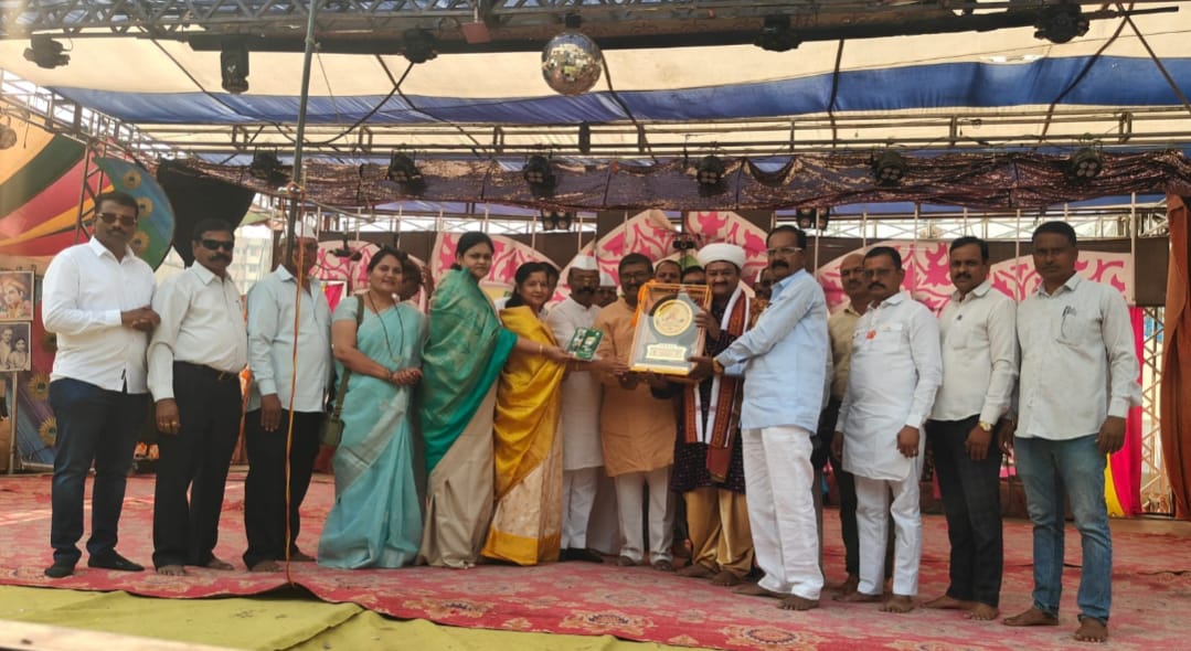 You are currently viewing साहित्यिक हा लोककलेचा आत्मा – रघुवीर खेडकर