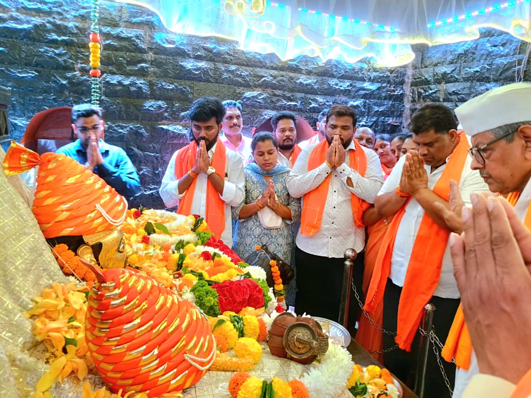 You are currently viewing मालवण तालुका शिवसेनेच्या वतीने किल्ले सिंधुदुर्गावर शिवजयंती उत्साहात साजरी