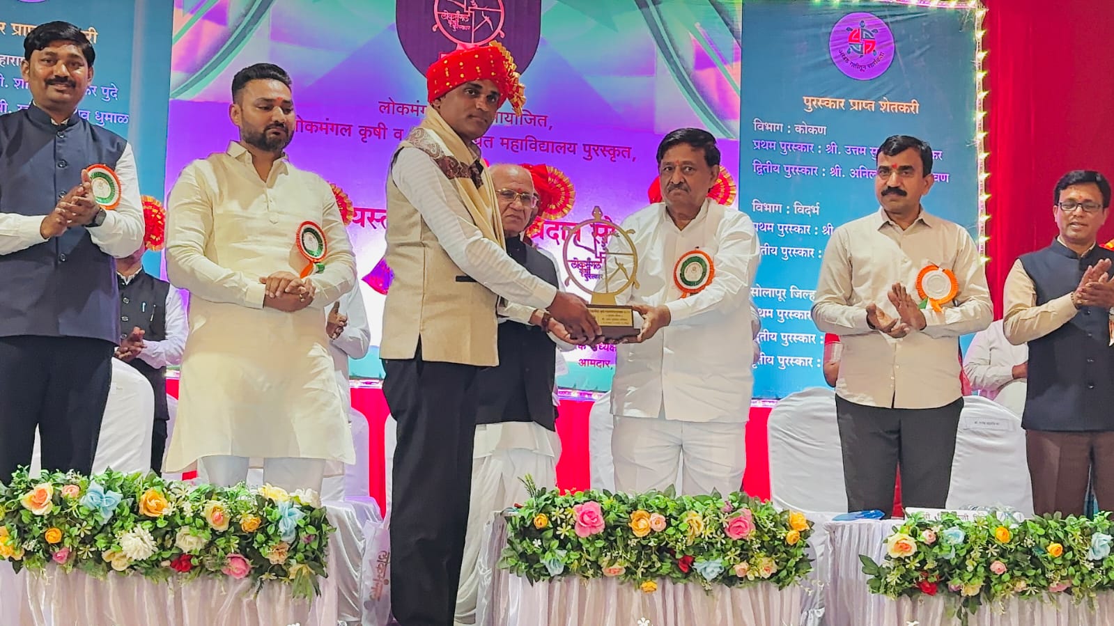 You are currently viewing उत्तम फोंडेकर यांना ‘लोकमंगल कृषी’ पुरस्कार प्रदान