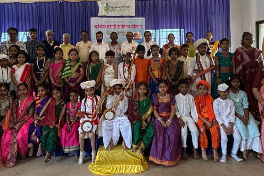 स्टेपिंग स्टोन ग्लोबल स्कूल मध्ये मराठी भाषा गौरव दिनाच्या निमित्ताने कोमसाप सावंतवाडीने केला मराठीचा गजर