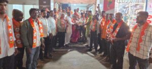 Read more about the article आंबोलीत उबाठाला मोठा धक्का! संजू परब यांच्या नेतृत्वाखाली कार्यकर्त्यांचा शिवसेनेत प्रवेश