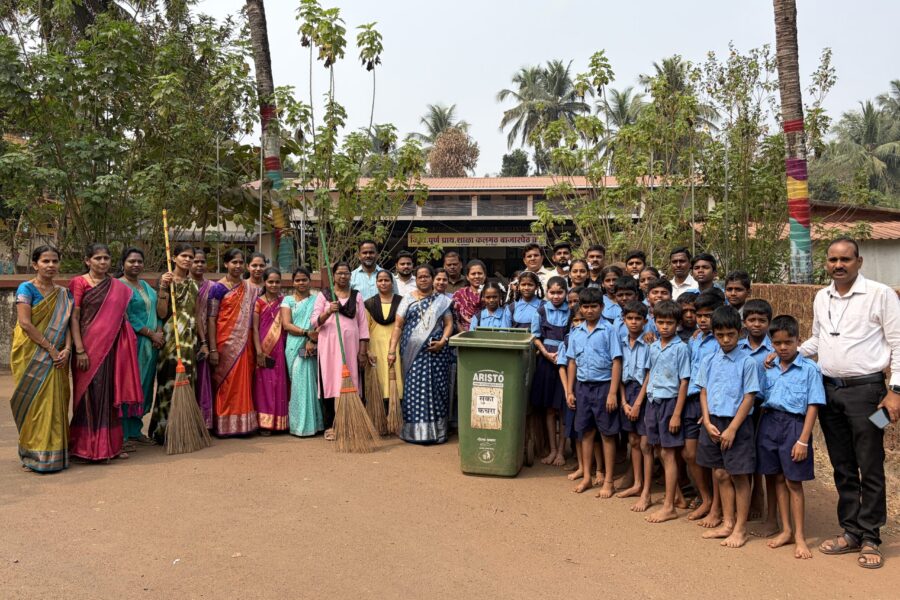 संत गाडगेबाबा जयंतीनिमित्त कलमठ ग्रामपंचायतीचे स्वच्छता अभियान