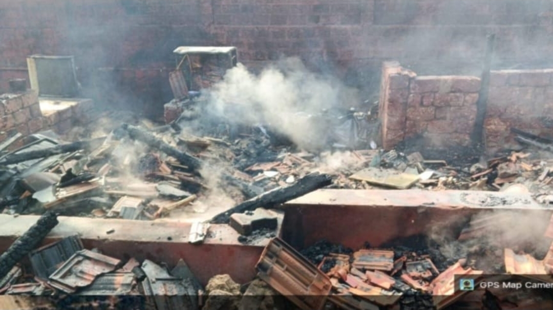 You are currently viewing तारकर्लीतील एमटीडीसी कार्यालयाला पहाटे भीषण आग