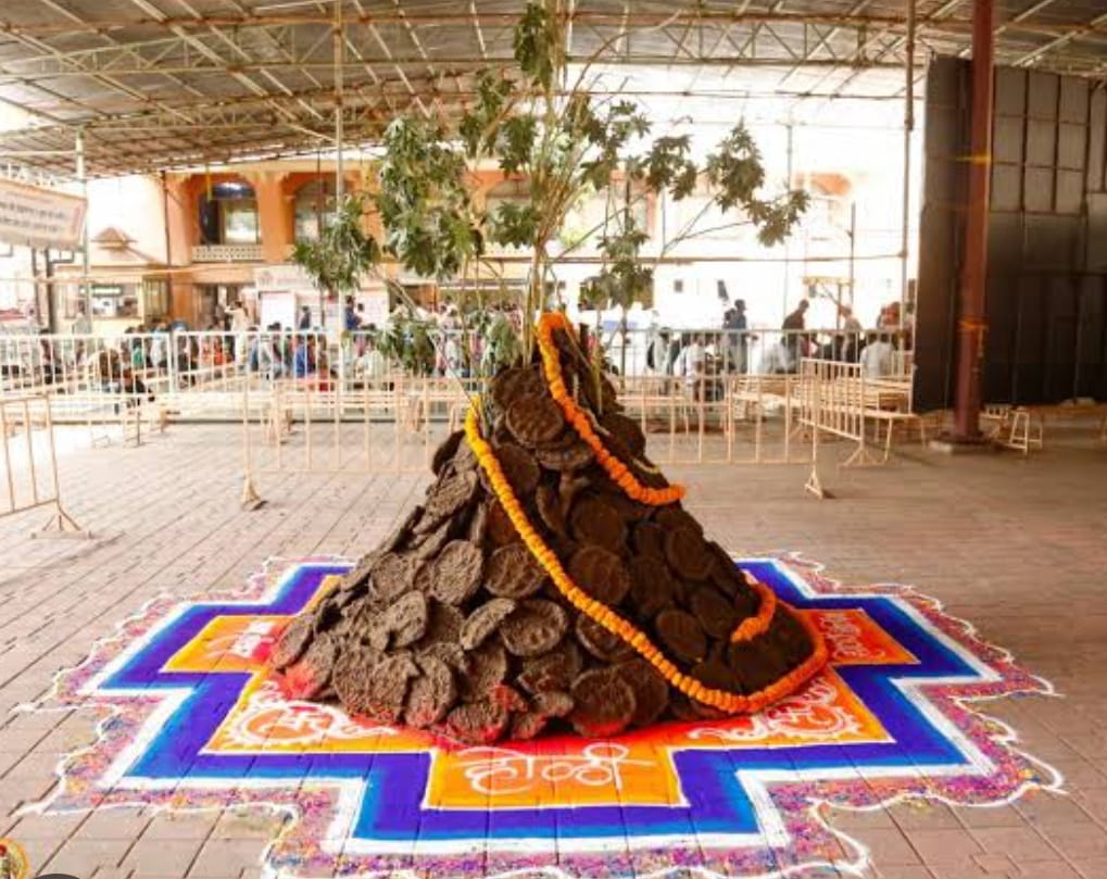 You are currently viewing मानसहोळी