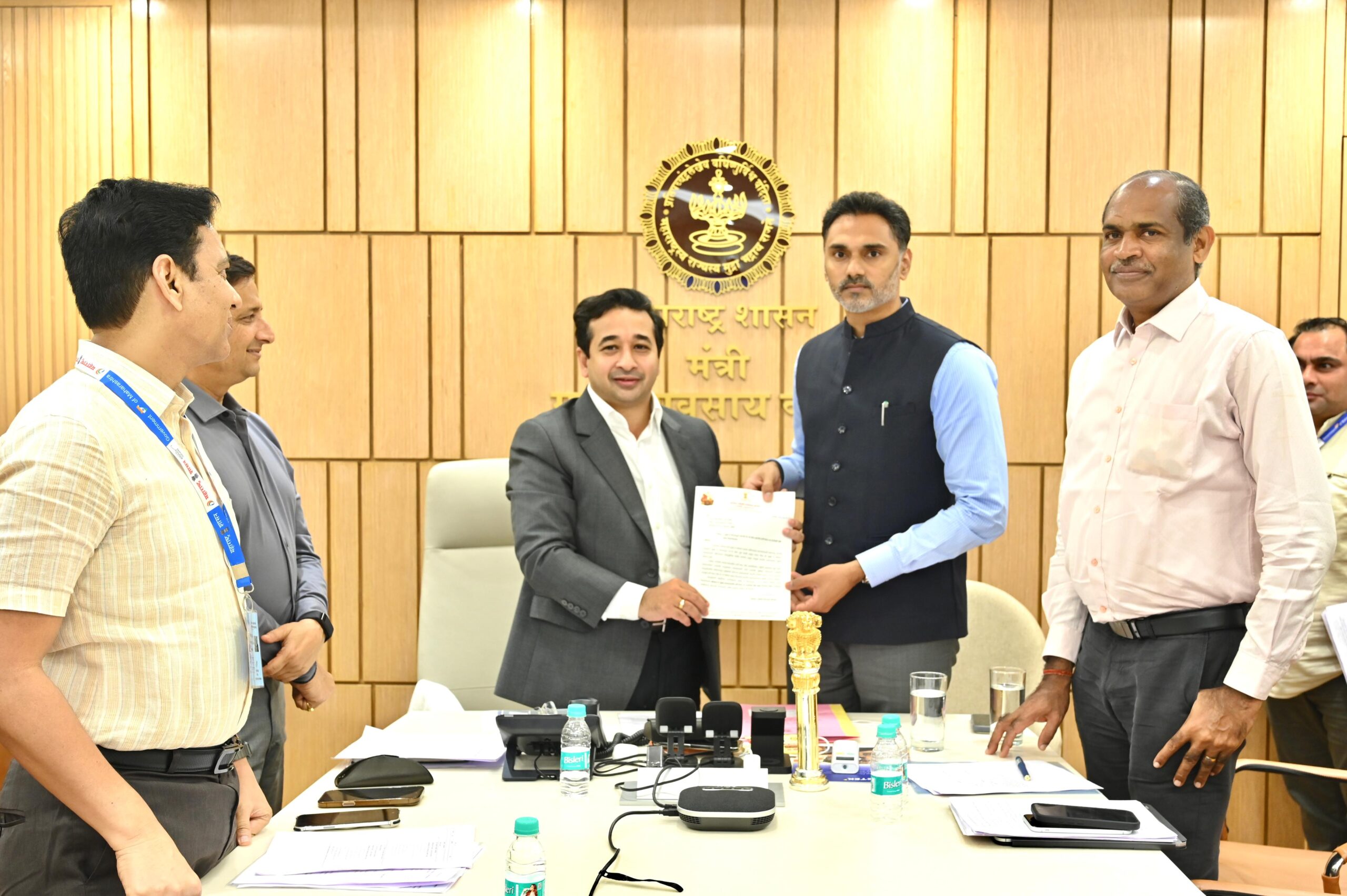 You are currently viewing मुंबई–विजयदुर्ग रो-रो सेवेला दापोलीत थांबा देण्याची मागणी