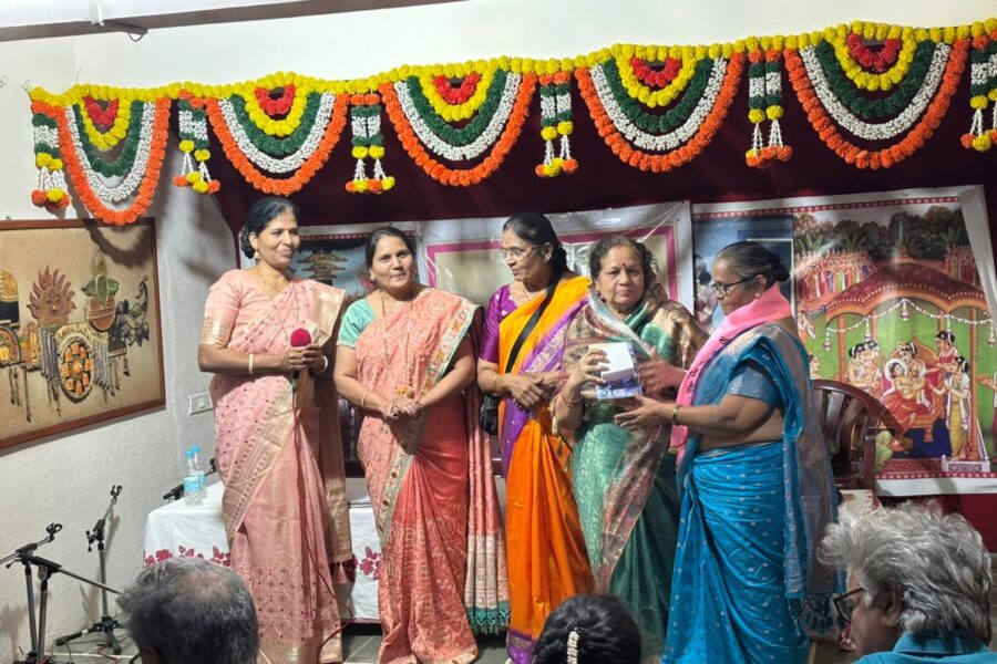 उत्सवाच्या रंगात रसिक जन दंगले