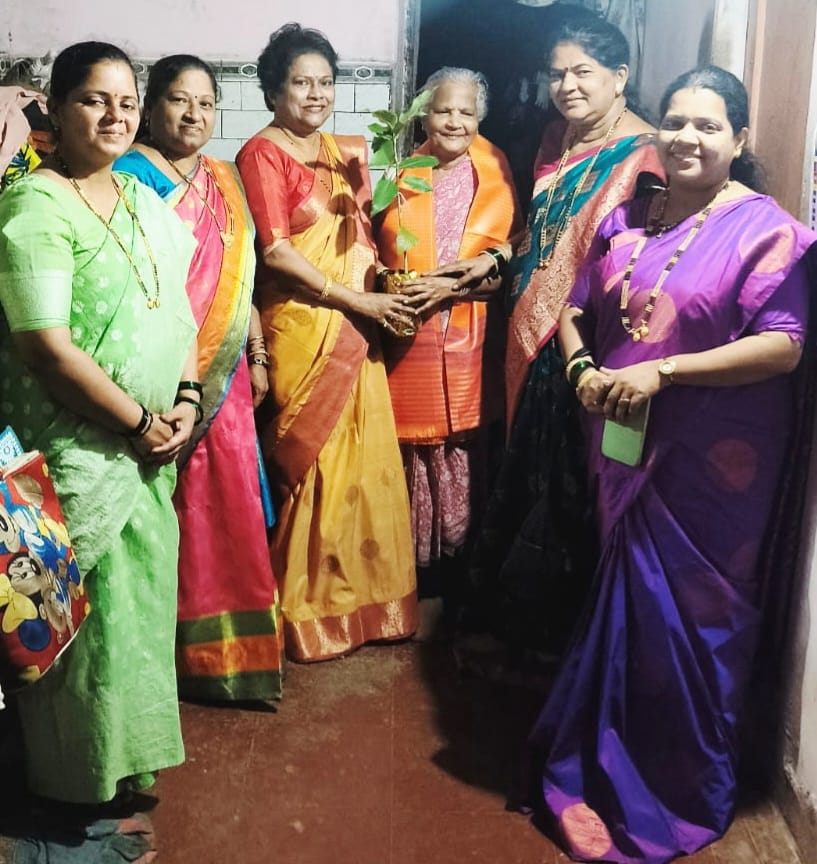 You are currently viewing वेंगुर्लेत भाजपा महिला मोर्चाच्या वतीने महिला दिनानिमित्त लक्ष्मी मांजरेकर यांचा सत्कार