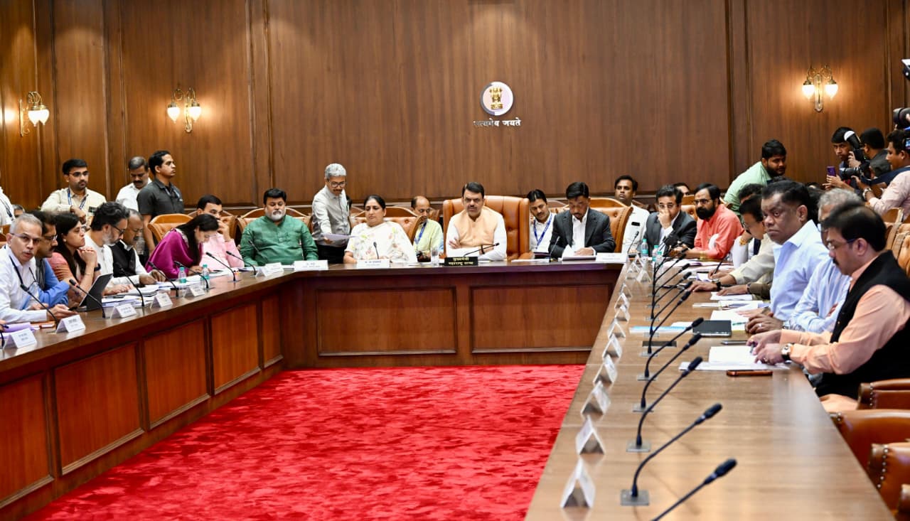 You are currently viewing कोकणातील आंबा-काजू उत्पादकांना दिलासा; नुकसानभरपाईचा निर्णय अंतिम टप्प्यात