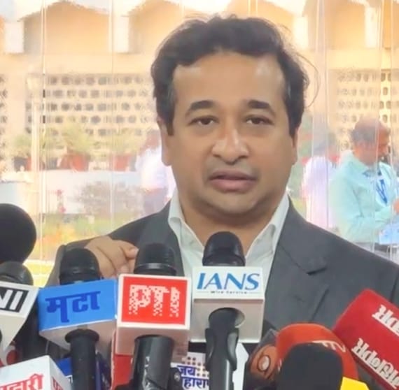 You are currently viewing कोकणातील आंबा–काजू बागायतदारांना दिलासा; सरकारकडून मोठ्या मदतीची तयारी