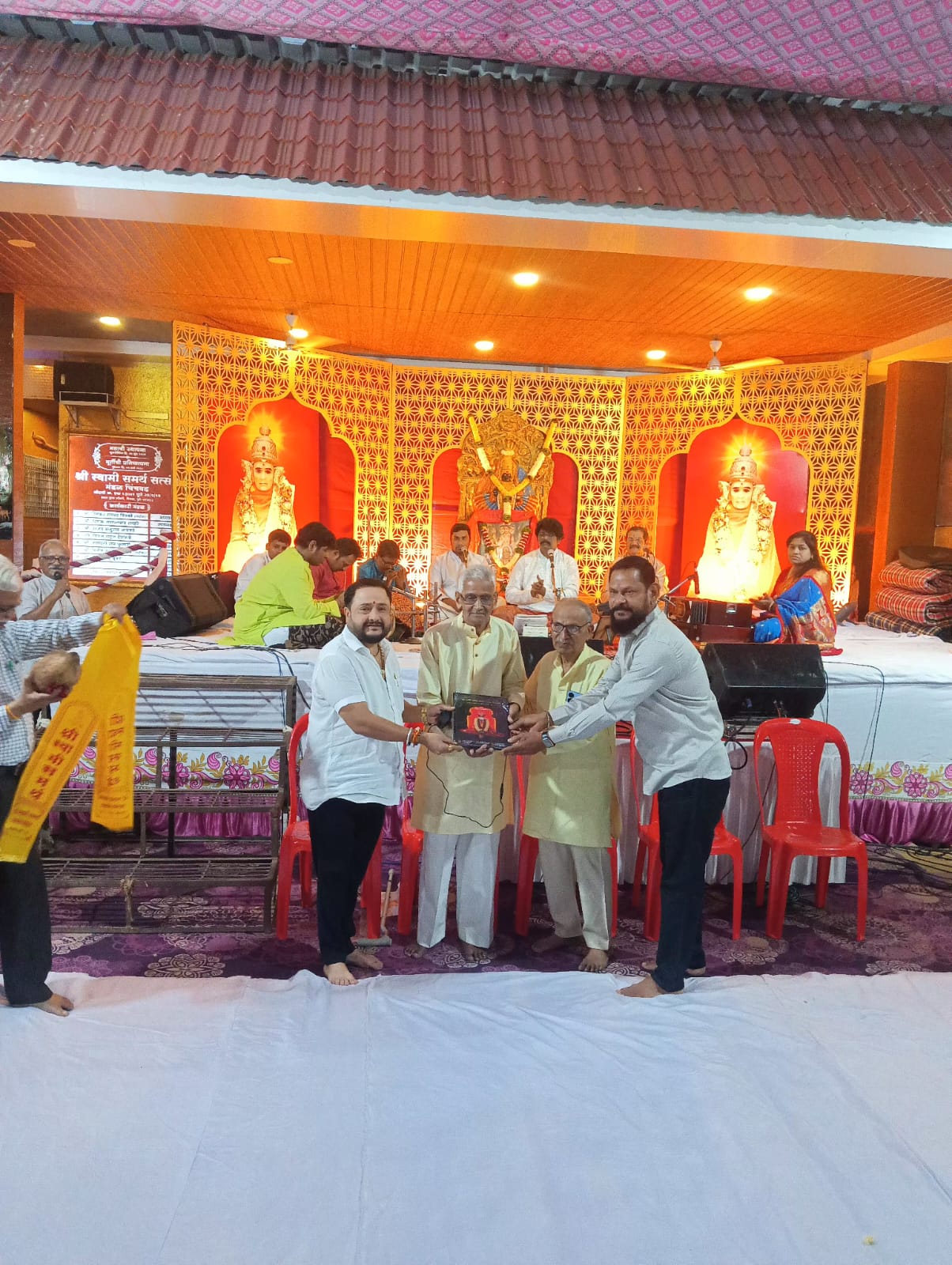 You are currently viewing अभंगवाणीने भाविक मंत्रमुग्ध