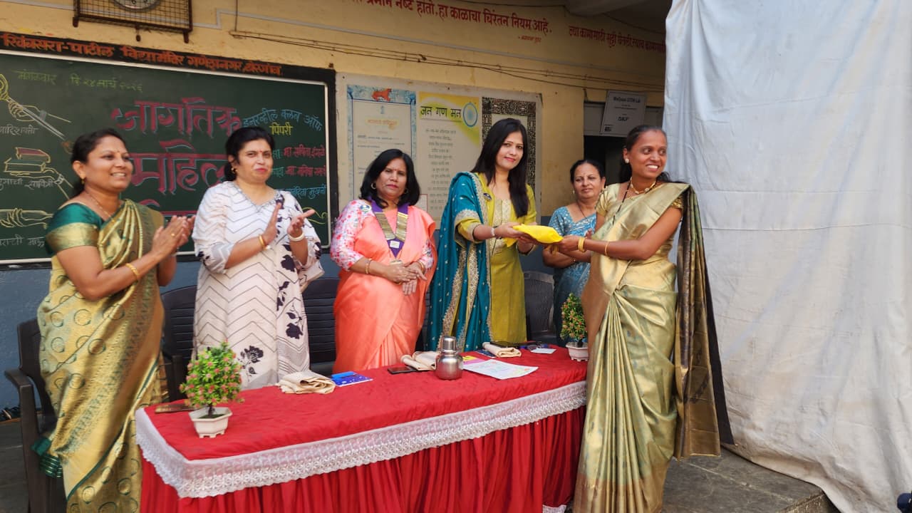 You are currently viewing बहिणाबाईंना जगण्याचं जे तत्वज्ञान कळलं, ते महिला आयोगाच्या अध्यक्षांना नाही उमगलं – सविता इंगळे