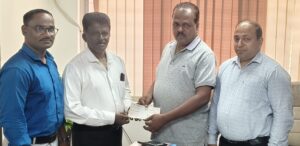 Read more about the article सामाजिक बांधिलकीच्या रुग्णवाहिकेसाठी ५० हजारांची देणगी