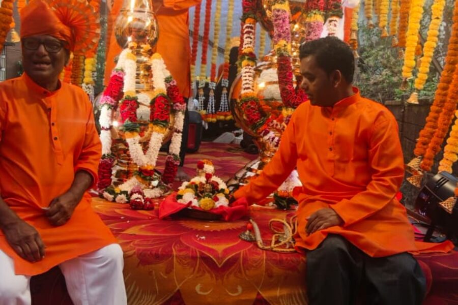 एकमुखी दत्तमंदिर व श्री वासुदेवानंद सरस्वती पादुका मंदिर कलशारोहण सोहळ्याला कलश मिरवणुकीने सुरुवात