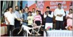निलेश राणे यांच्या वाढदिवसानिमित्त विद्यार्थ्यांना सायकल वाटपाचा उपक्रम