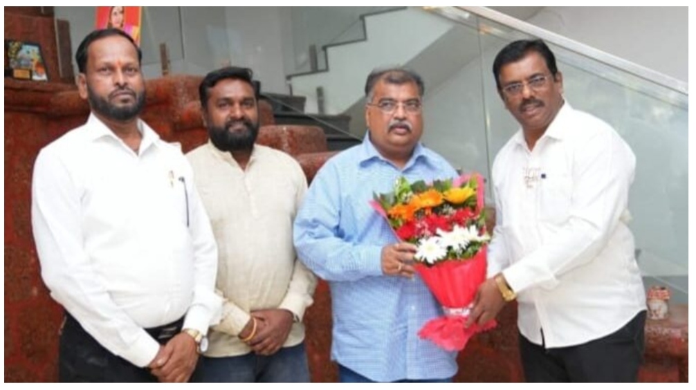 You are currently viewing जि.प. अध्यक्ष प्रमोद कामत यांची भाजप प्रदेशाध्यक्ष रवींद्र चव्हाण यांना सदिच्छा भेट