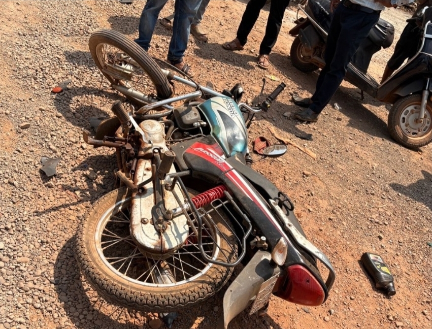 You are currently viewing मुंबई–गोवा महामार्गावर दुचाकींची समोरासमोर धडक; युवक गंभीर जखमी