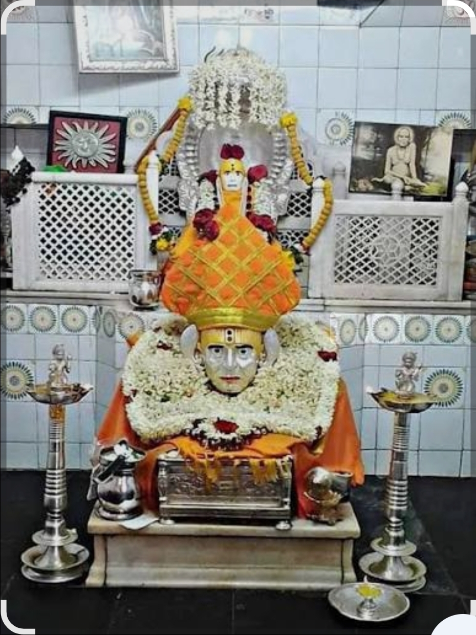 You are currently viewing अक्कलकोट वटवृक्ष मंदिर १९ ते २२ मार्चदरम्यान पहाटे २ ते रात्री १२ पर्यंत खुले