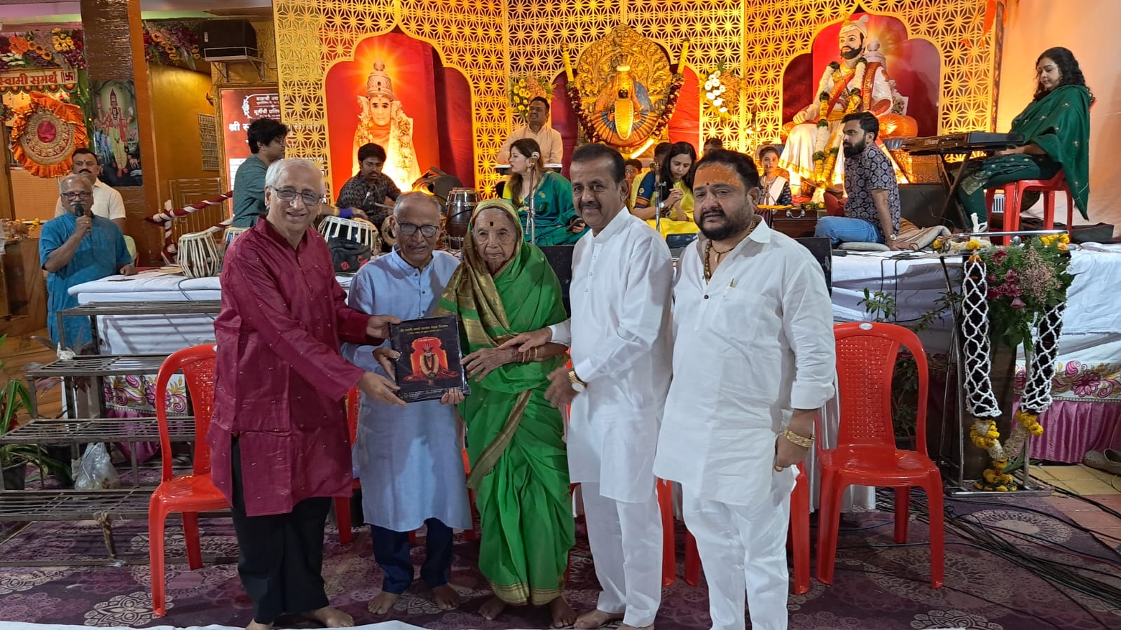 You are currently viewing स्वरामृताच्या सुरेल वर्षावात श्रोते चिंब