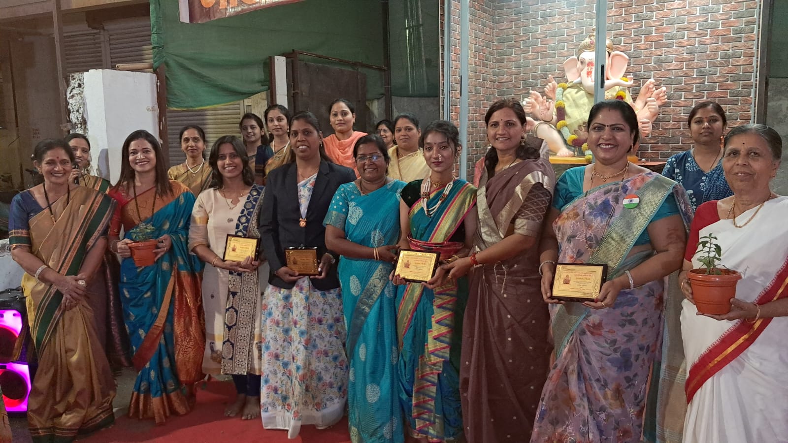 You are currently viewing स्त्रीच स्त्रीला समजून घेऊ शकते! – अपर्णा डोके