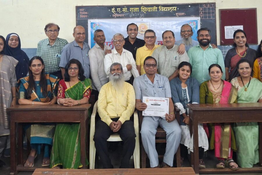 पुस्तकविश्व, कविता आणि मधु मंगेश कर्णिक यांच्या साहित्याचा सुरेल मिलाफ