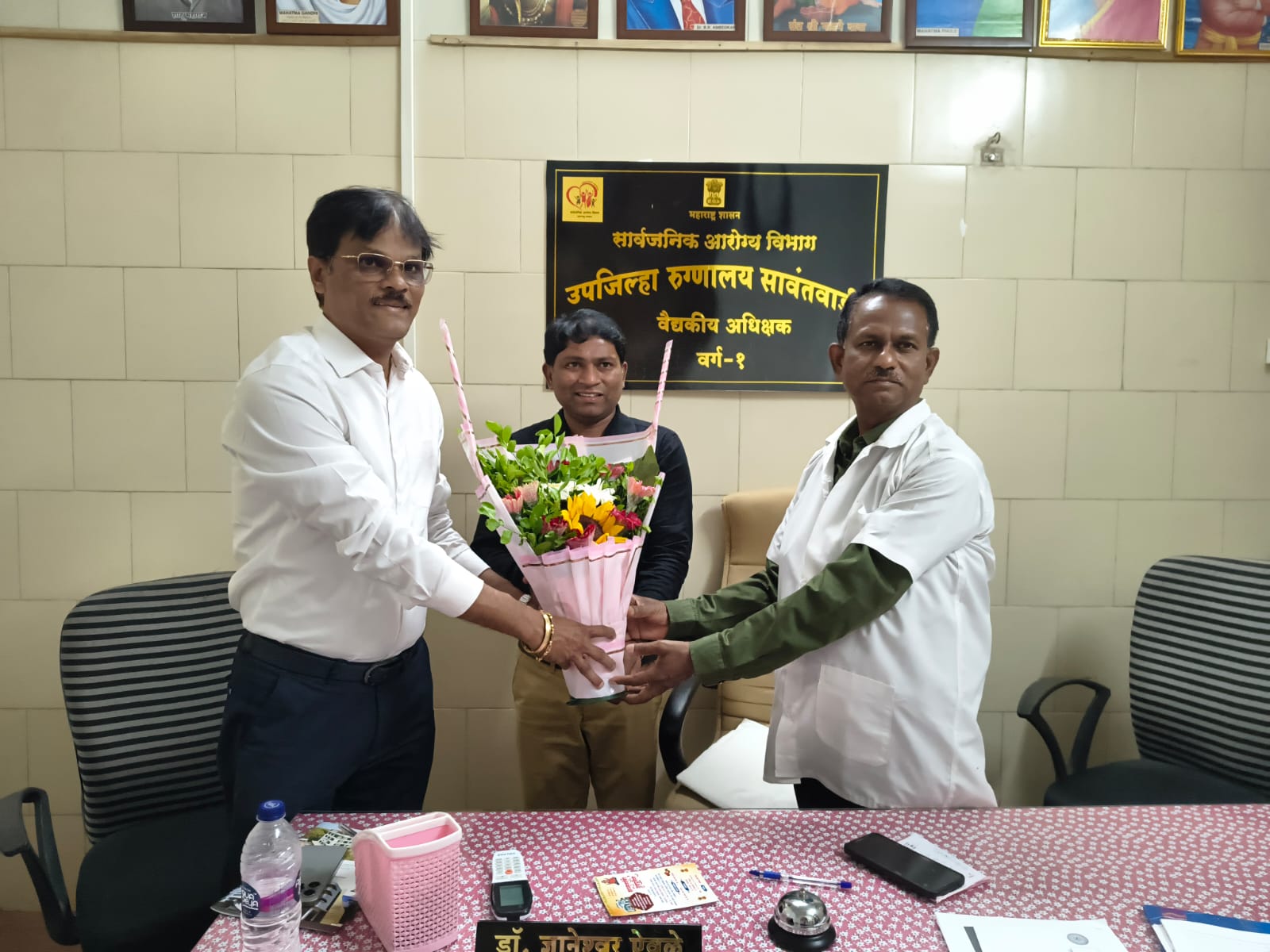 You are currently viewing सावंतवाडी उपजिल्हा रुग्णालयाला चार वर्षांनंतर मिळाला कायमस्वरूपी फिजिशियन; डॉ. विशाल रेड्डी रुजू