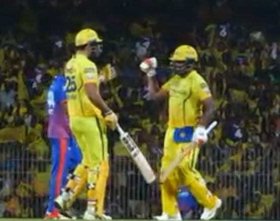 You are currently viewing सॅमसनचा शतकी झंझावात, ओव्हरटनचा घातक मारा; चेन्नईचा दिल्लीवर २३ धावांनी दमदार विजय