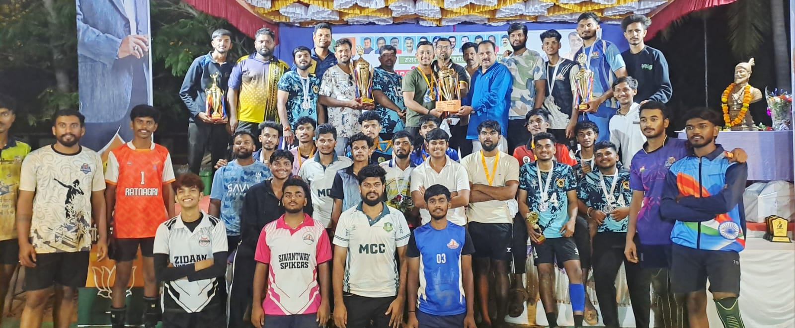 You are currently viewing कोकण समृद्धी महोत्सवाच्या व्हॉलीबॉल स्पर्धेत मुरगुड कोल्हापूरचा डंका!