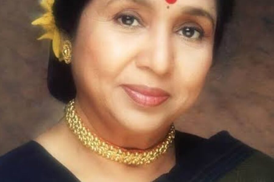 स्वरांची जादू, भावनांची भाषा आणि आयुष्याच्या प्रत्येक छटेचा अर्थ आपल्या गाण्यांतून सांगणाऱ्या आशा भोसले यांना ही अर्थपूर्ण शब्दांजली