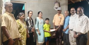 Read more about the article शस्त्रक्रियेसाठी 9 वर्षाच्या तन्मयला सामाजिक बांधिलकी प्रतिष्ठानकडून 20 हजार रुपयाची मदत.