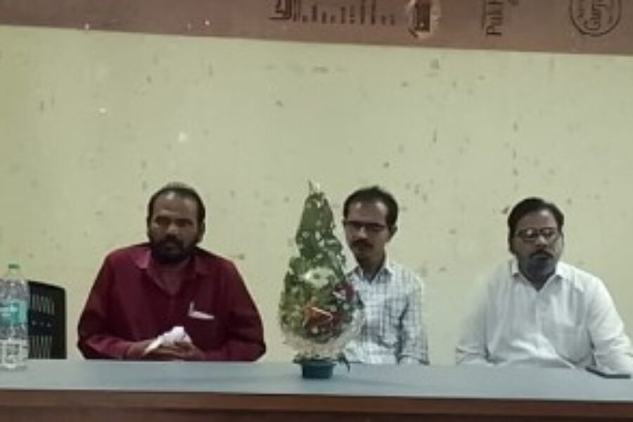 व्यवस्थेच्या डोळ्यात अंजन घालण्याचे काम महात्मा फुले यांनी केले – शाहीर मनोहर पवार