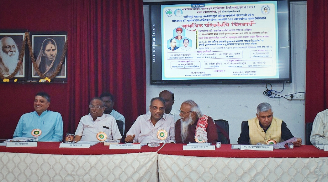 You are currently viewing पोलीस प्रशिक्षणात संवेदनशीलतेचे धडे दिले पाहिजे :- हेमंतराव हरहरे