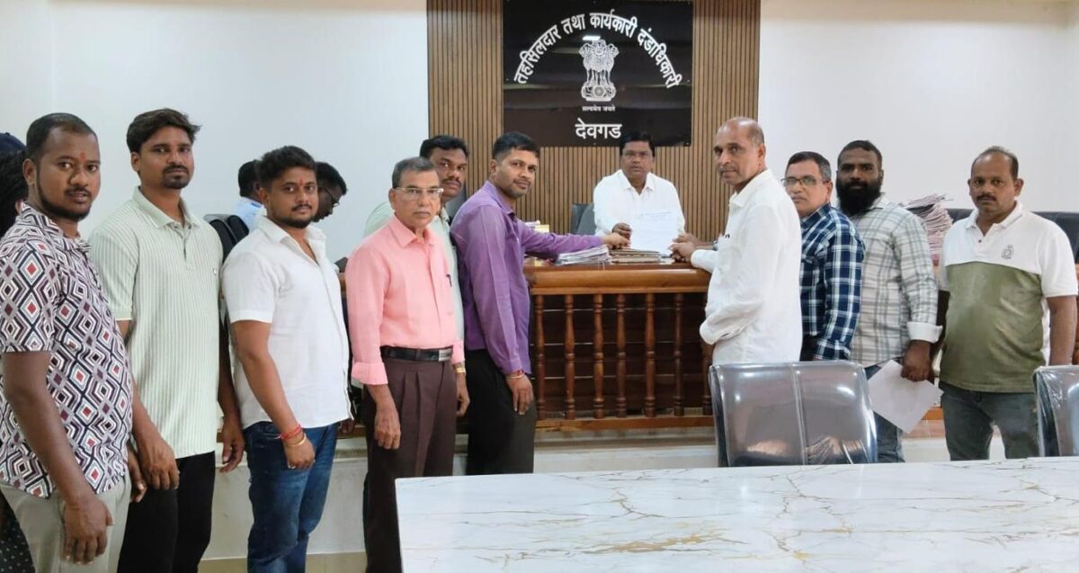 You are currently viewing आंबा-काजू बागायतदारांना दिलासा द्या; नुकसानभरपाई अर्जाच्या अटी शिथिल करण्याची मागणी