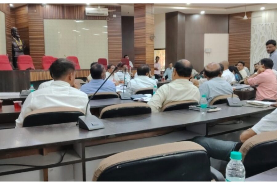 जि.प. बांधकाम विभागाच्या सभेत अधिकाऱ्यांना धारेवर; सदस्य आक्रमक