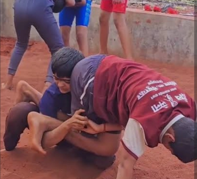 You are currently viewing उन्हाळी सुट्टीत मुलांसाठी कुस्ती प्रशिक्षण शिबिराचे आयोजन   