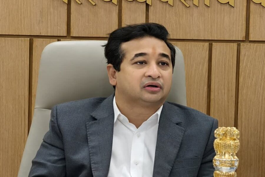 कणकवली रेल्वे स्थानकात प्रवाशांना मोठा दिलासा; सरकता जिना लवकरच सेवेत, नव्या शेडलाही मंजुरी