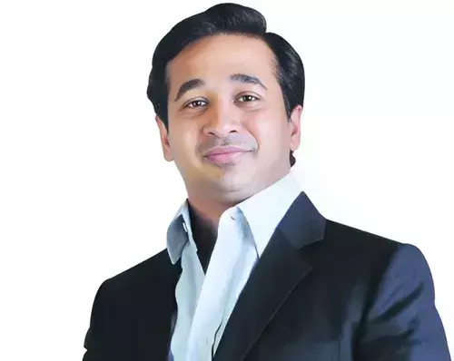 You are currently viewing पालकमंत्री नितेश राणे यांच्या उपस्थितीत ‘पत्रकार गृहनिर्माण प्रकल्पा’चे १७ मे रोजी भूमिपूजन