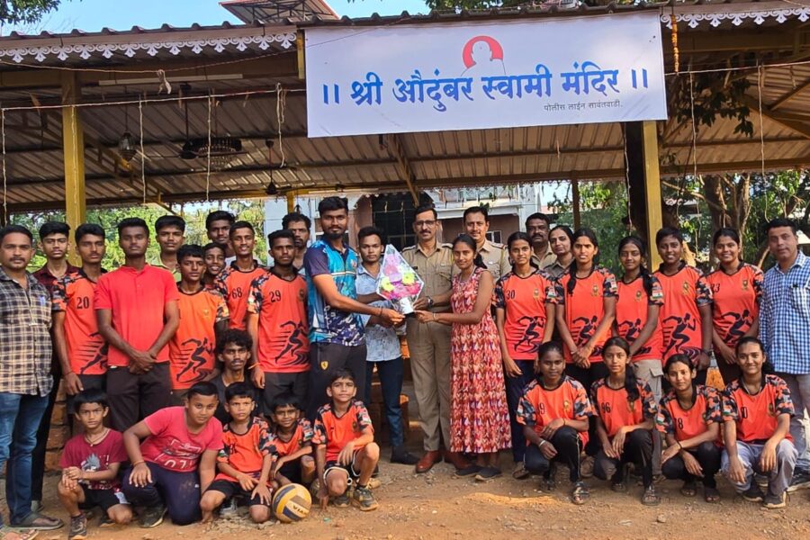 स्वराज्य अकॅडमीच्या विद्यार्थ्यांचे औदुंबर स्वामी मंदिरासाठी श्रमदान