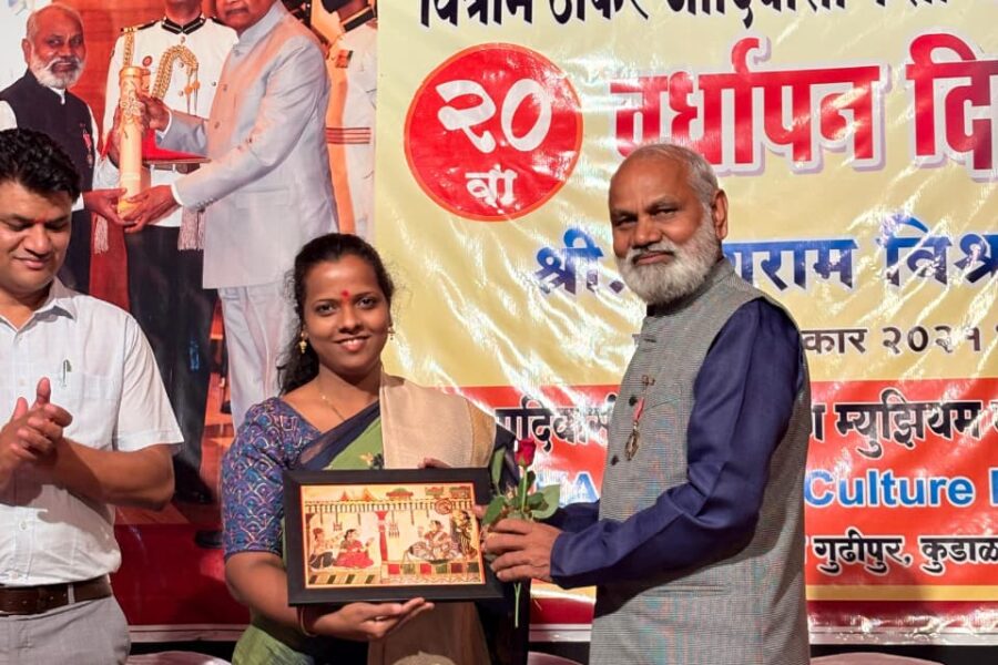 विश्राम ठाकर आदिवासी कला आंगणचा २० वा वर्धापन दिन उत्साहात पिंगुळी येथे संपन्न