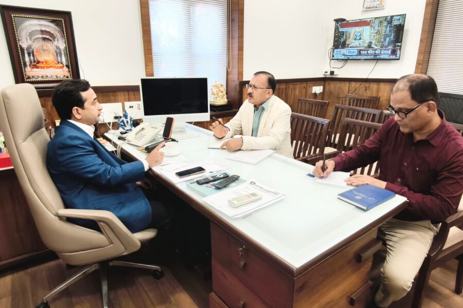 कोकण रेल्वे प्रकल्पातील प्रलंबित प्रकल्प बाधितांना रोजगारात प्राधान्य द्या