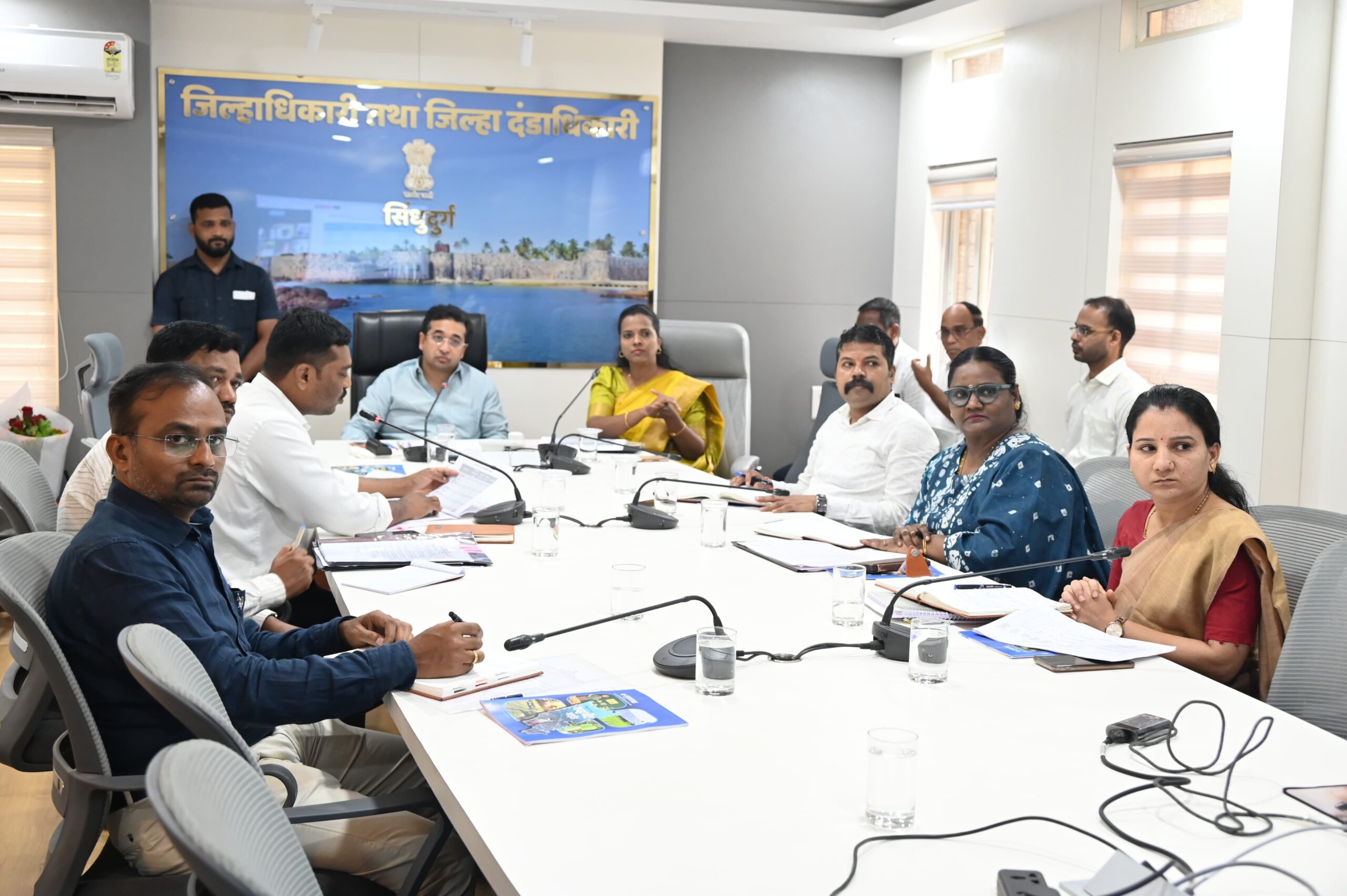You are currently viewing निधीचा प्रभावी वापर करून विकासकामे गुणवत्तापूर्वक आणि वेळेत पूर्ण करा – पालकमंत्री नितेश राणे