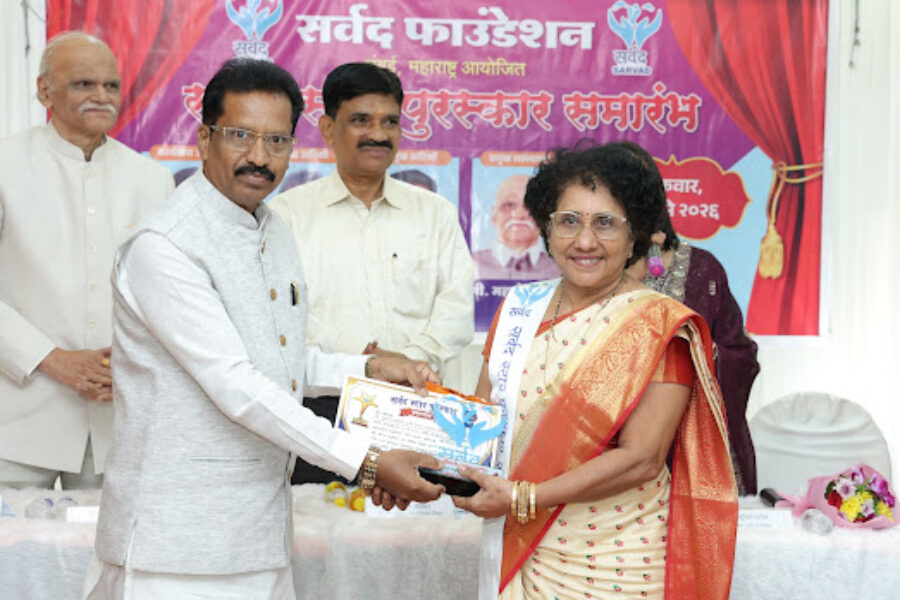 प्रा. सुनंदा पाटील यांना सर्वद फौंडेशनचा स्टार साहित्यिक पुरस्कार प्राप्त