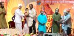 सकल हिंदू संमेलन समन्वय समिती तर्फे सिंधु मित्र आनंद मेस्त्री व सामाजिक बांधिलकीचे रवी जाधव यांचा सत्कार.