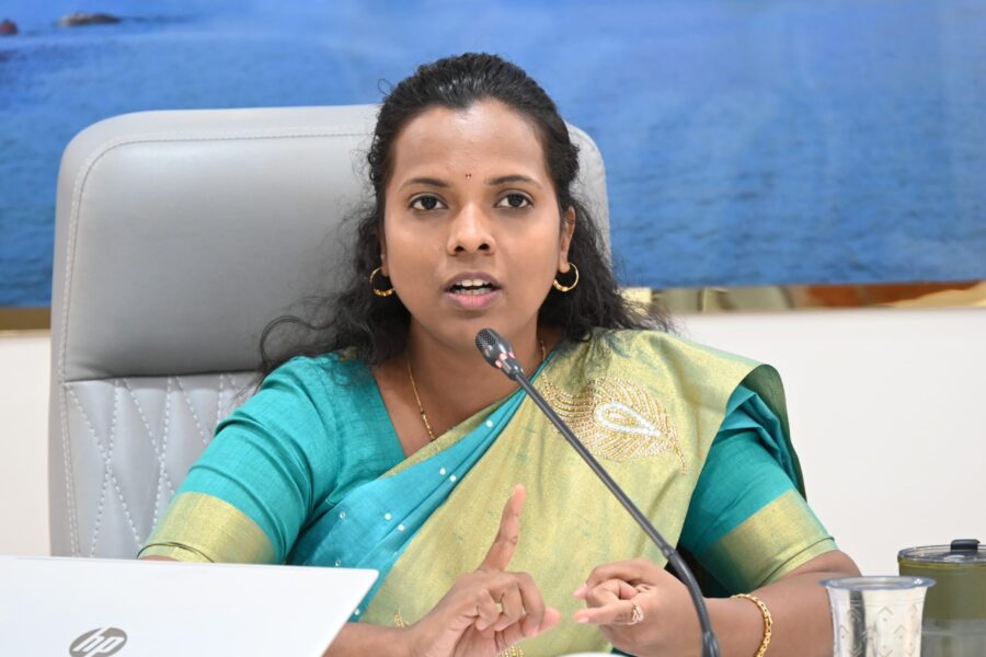 जिल्हाधिकारी तृप्ती धोडमिसे यांच्या प्रमुख उपस्थितीत दहशतवाद व हिंसाचार विरोधी दिवस साजरा