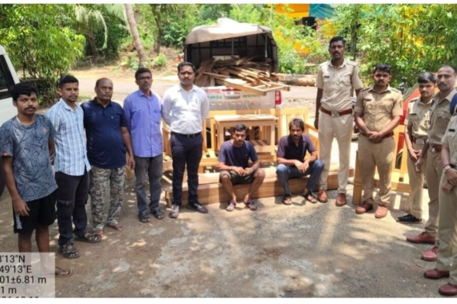 चराठे येथील सागवान तस्करी प्रकरणात दोघांना अटक